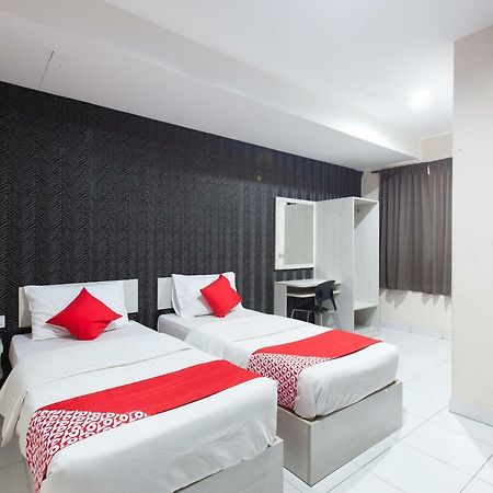 Super Oyo 1163 Hotel Pulai Ипох Екстериор снимка