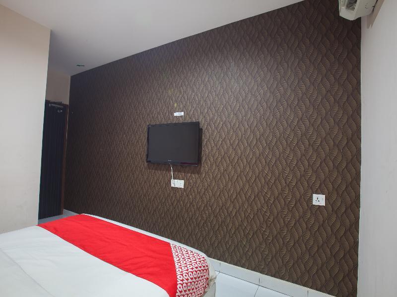 Super Oyo 1163 Hotel Pulai Ипох Екстериор снимка